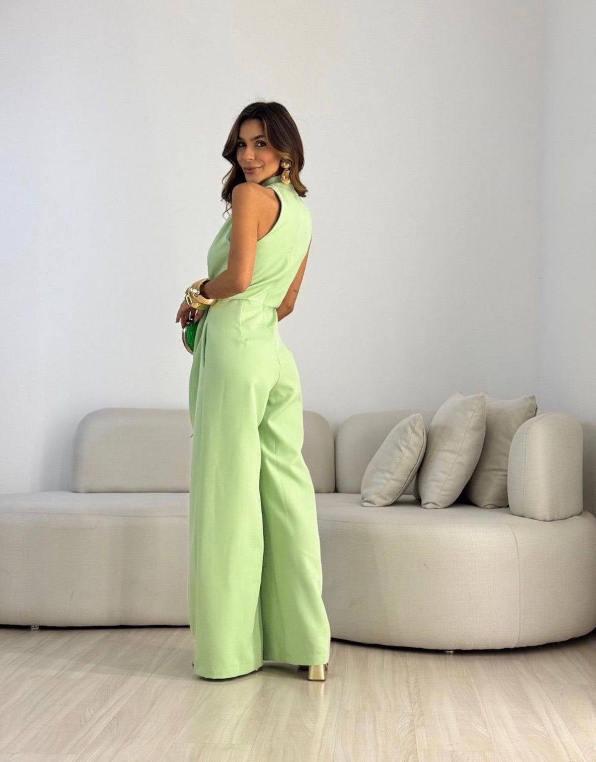 Xiomara | Mono Elegante con Lazo al Frente