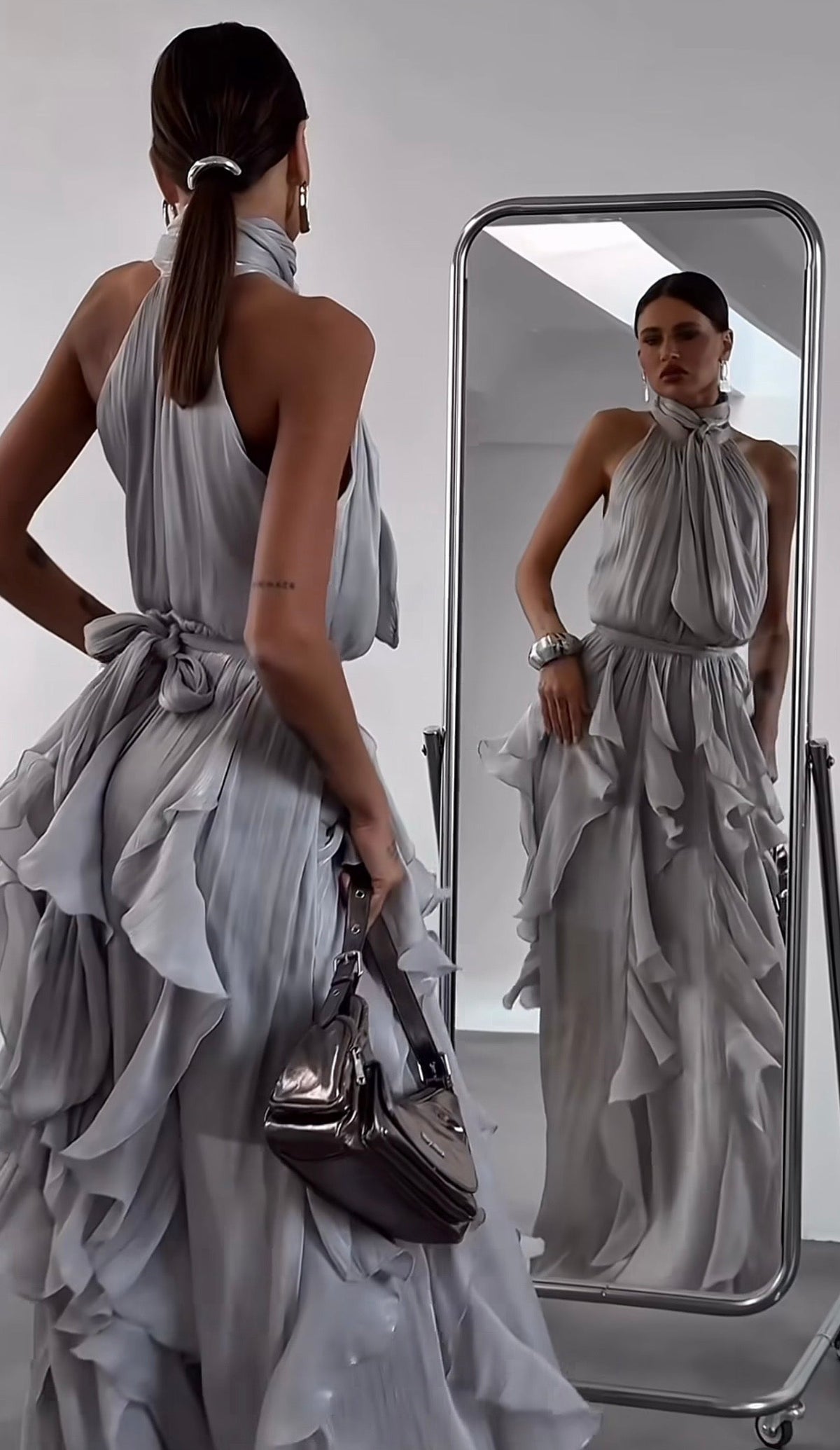 Yarelis | Vestido Maxi con Volantes y Cuello Halter